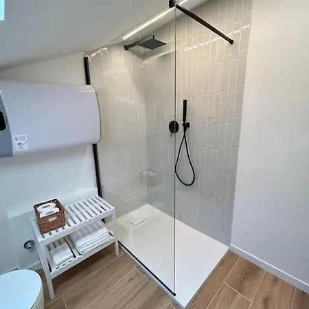 Vittorio Cozy Mansard דירה *