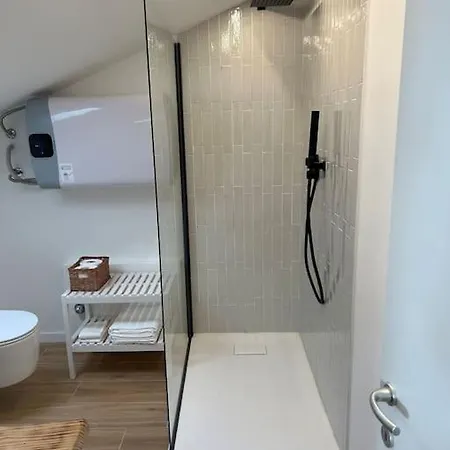 Vittorio Cozy Mansard דירה