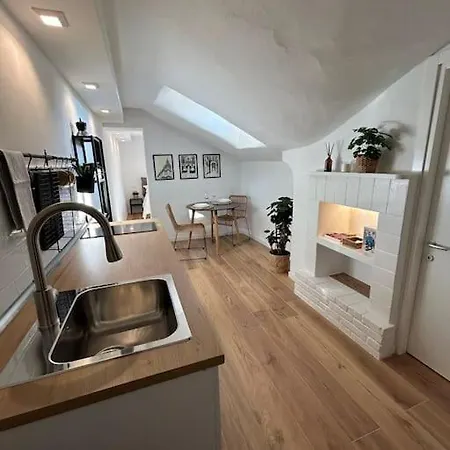 דירה Vittorio Cozy Mansard